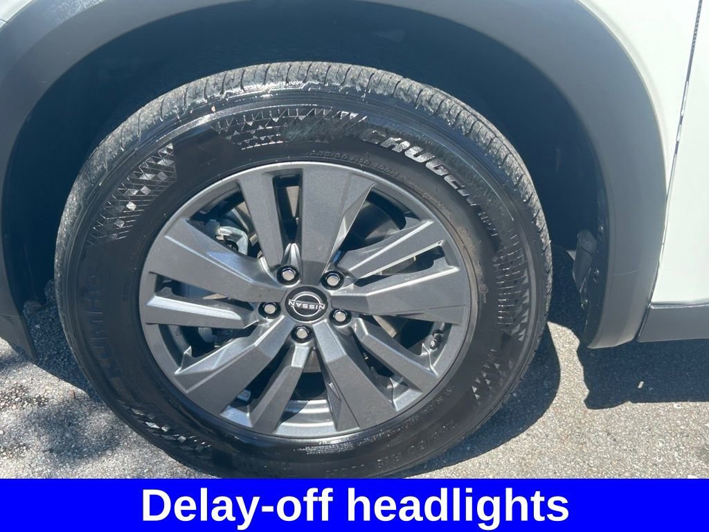 Used 2025 Nissan Pathfinder SV FWD image 17