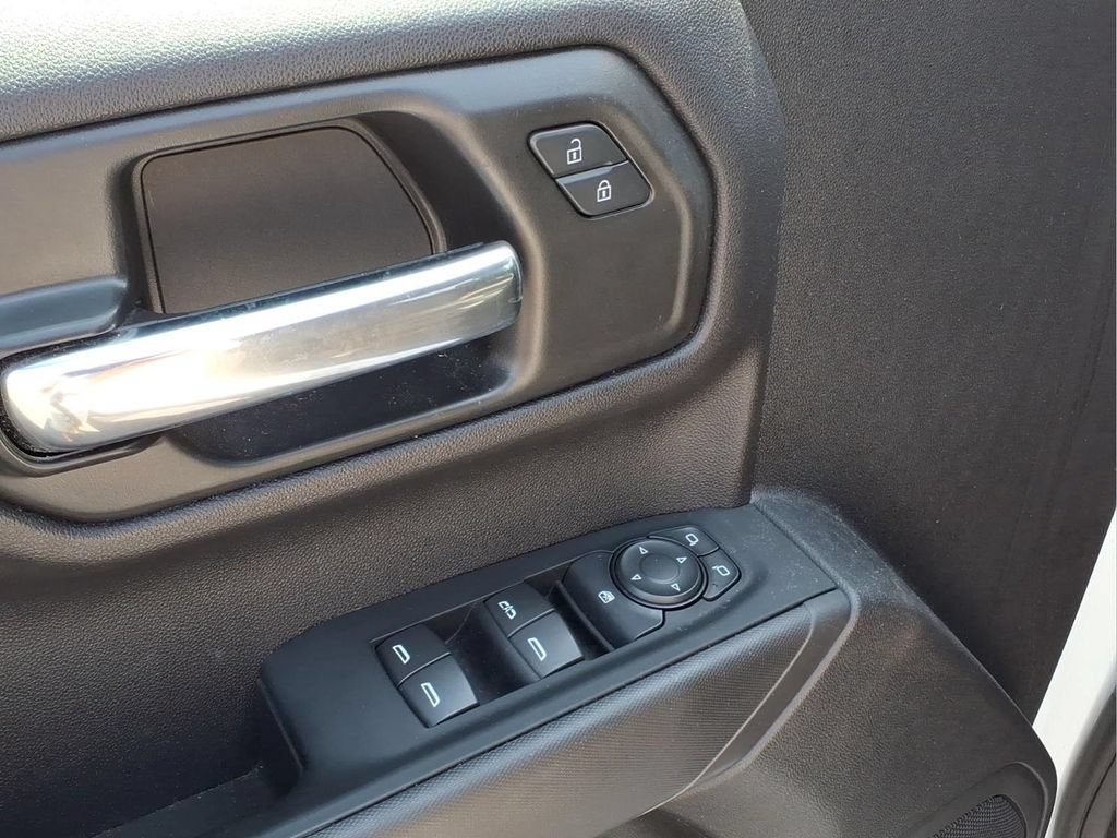 Used 2024 Chevrolet Silverado 1500 Custom Trail Boss w/ LPO, Dark Essentials Package AWD/4WD image 17