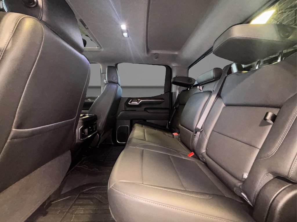 Used 2024 GMC Sierra 1500 Elevation w/ Elevation Premium Package AWD/4WD image 12