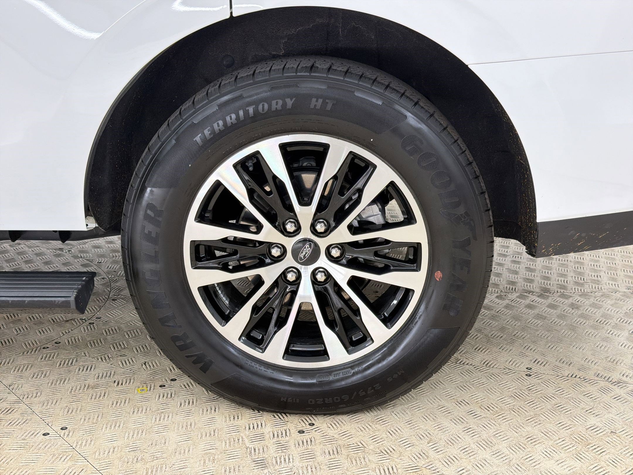 Certified 2025 Ford Expedition Platinum AWD/4WD image 12