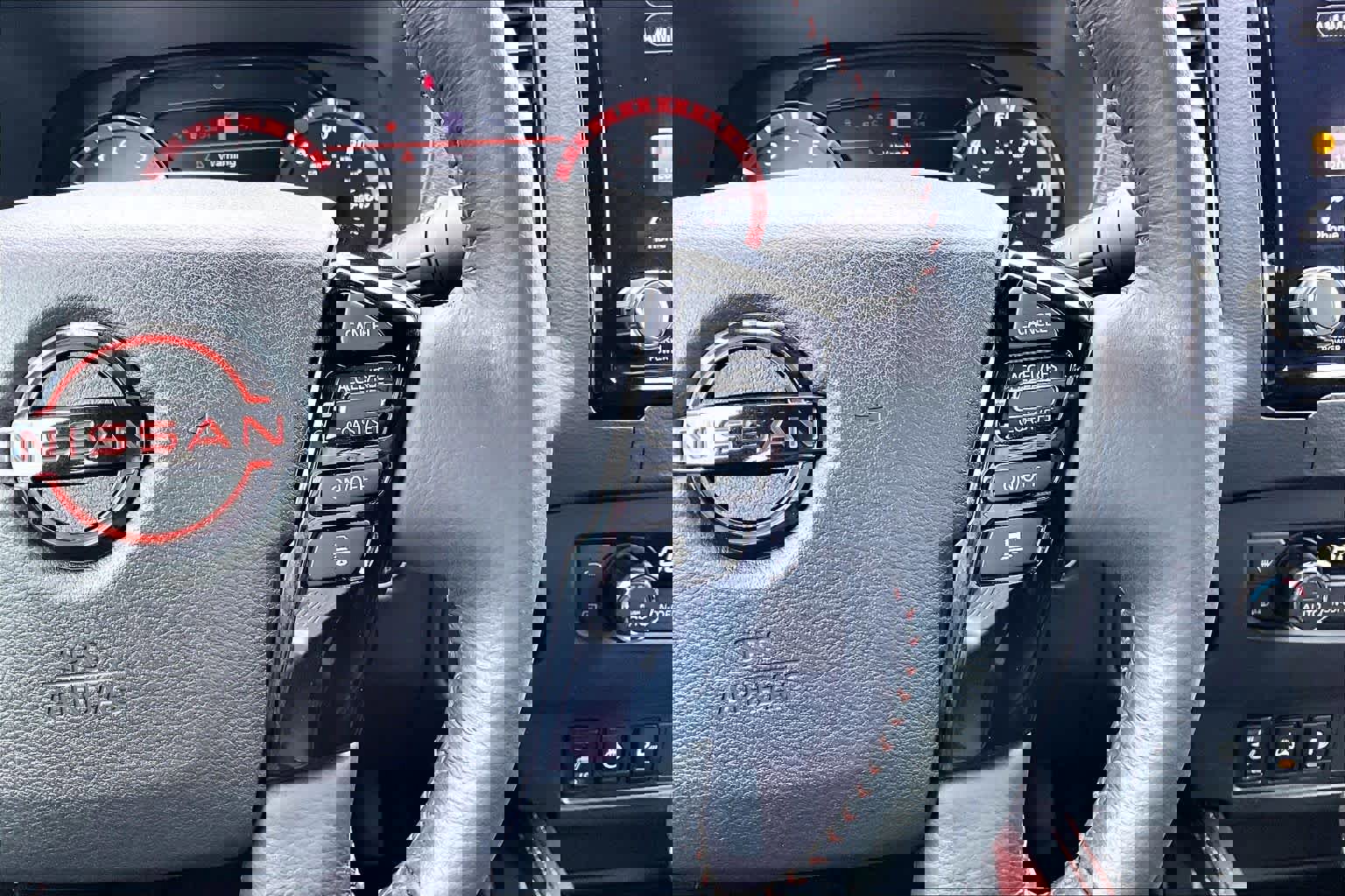 Used 2023 Nissan Frontier Pro-X w/ Pro Convenience Package image 23