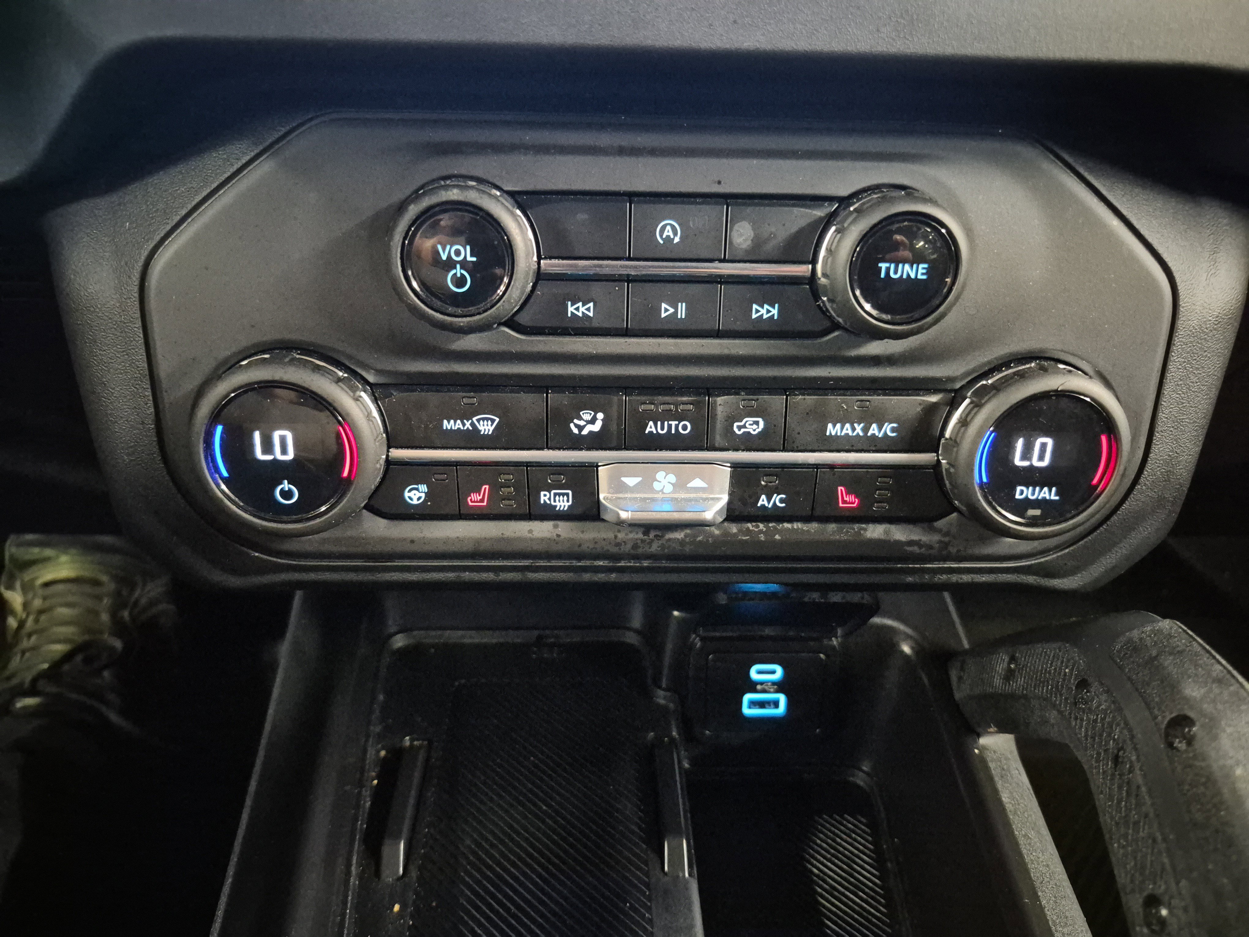 Certified 2025 Ford Bronco Badlands w/ Sasquatch Package AWD/4WD image 29