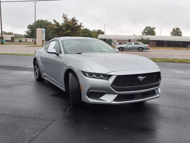 Certified 2025 Ford Mustang Coupe RWD image 7