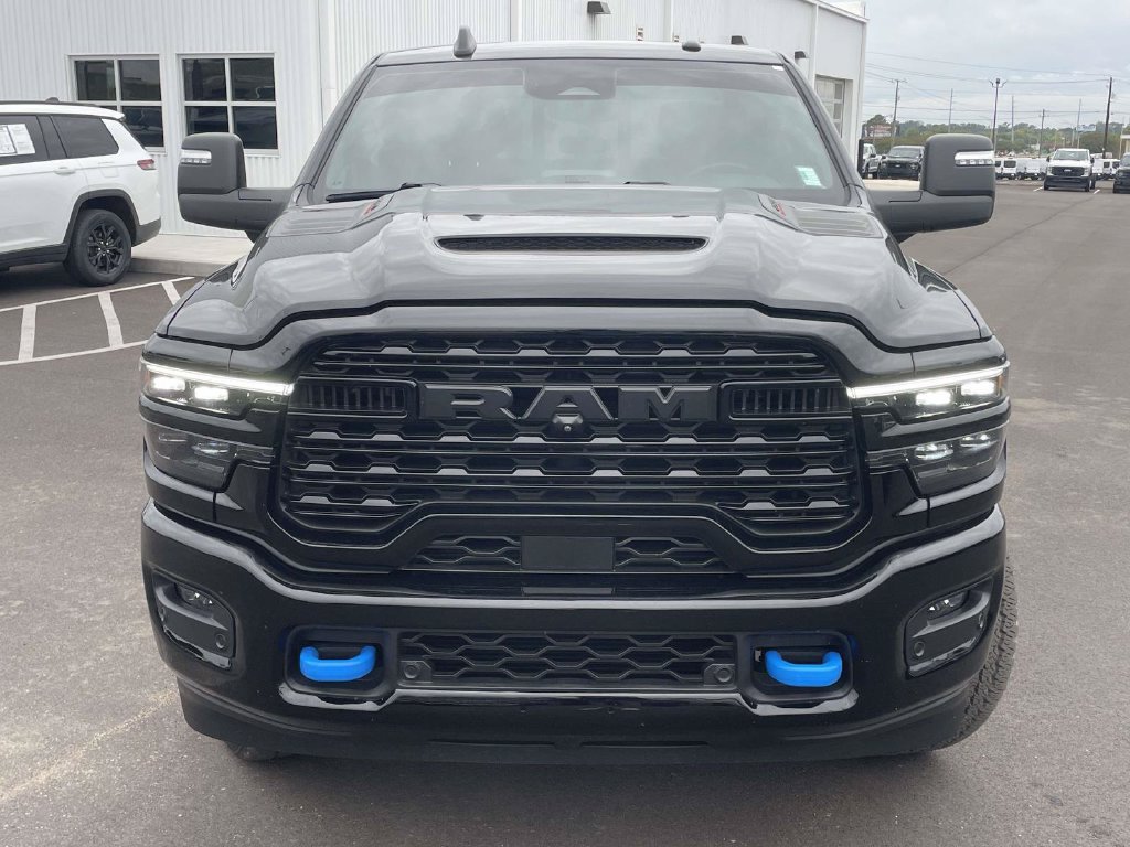 Used 2025 RAM 2500 Limited AWD/4WD image 8