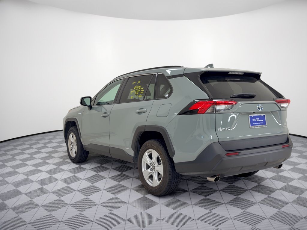 Used 2021 Toyota RAV4 XLE w/ Convenience Package AWD/4WD image 3