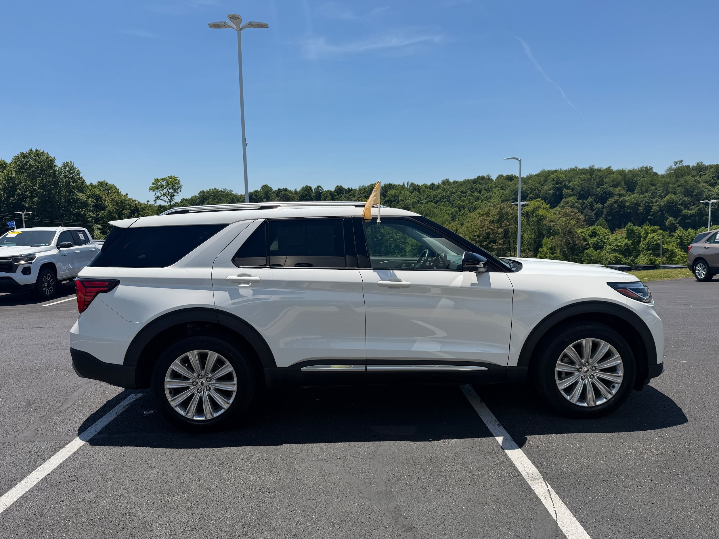 Certified 2025 Ford Explorer Platinum w/ LUX Leather Package AWD/4WD image 5