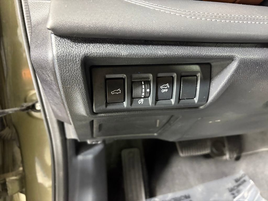 Used 2022 Subaru Outback Touring image 14