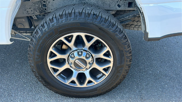 Certified 2022 Ford F250 Lariat w/ Lariat Value Package AWD/4WD image 6