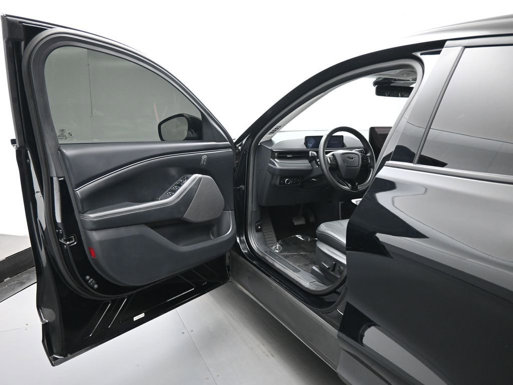 Certified 2024 Ford Mustang Mach-E Select image 9