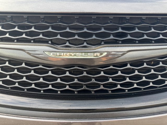 Used 2019 Chrysler Pacifica Touring Plus w/ S Appearance Package FWD image 23