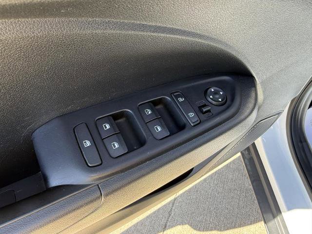 Used 2025 Hyundai Venue SEL image 15