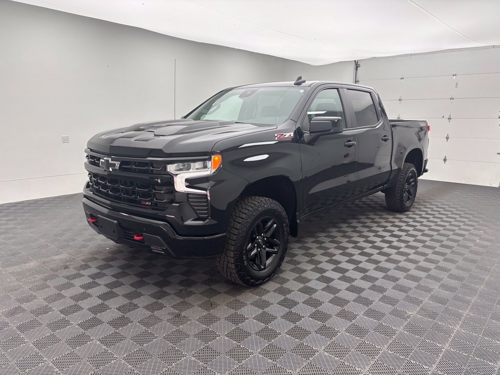 Used 2024 Chevrolet Silverado 1500 LT Trail Boss AWD/4WD image 2