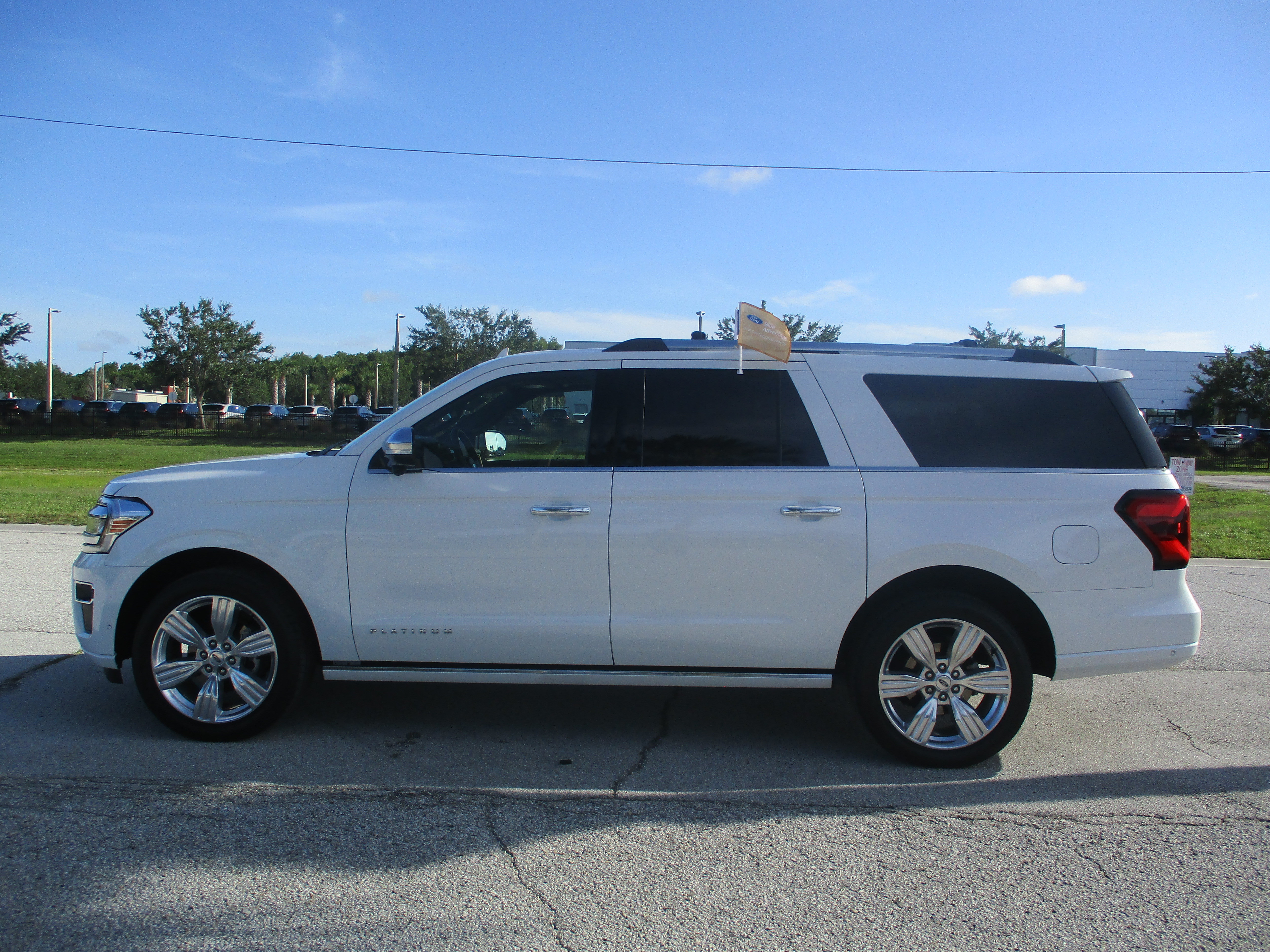 Certified 2024 Ford Expedition Max Platinum RWD image 4
