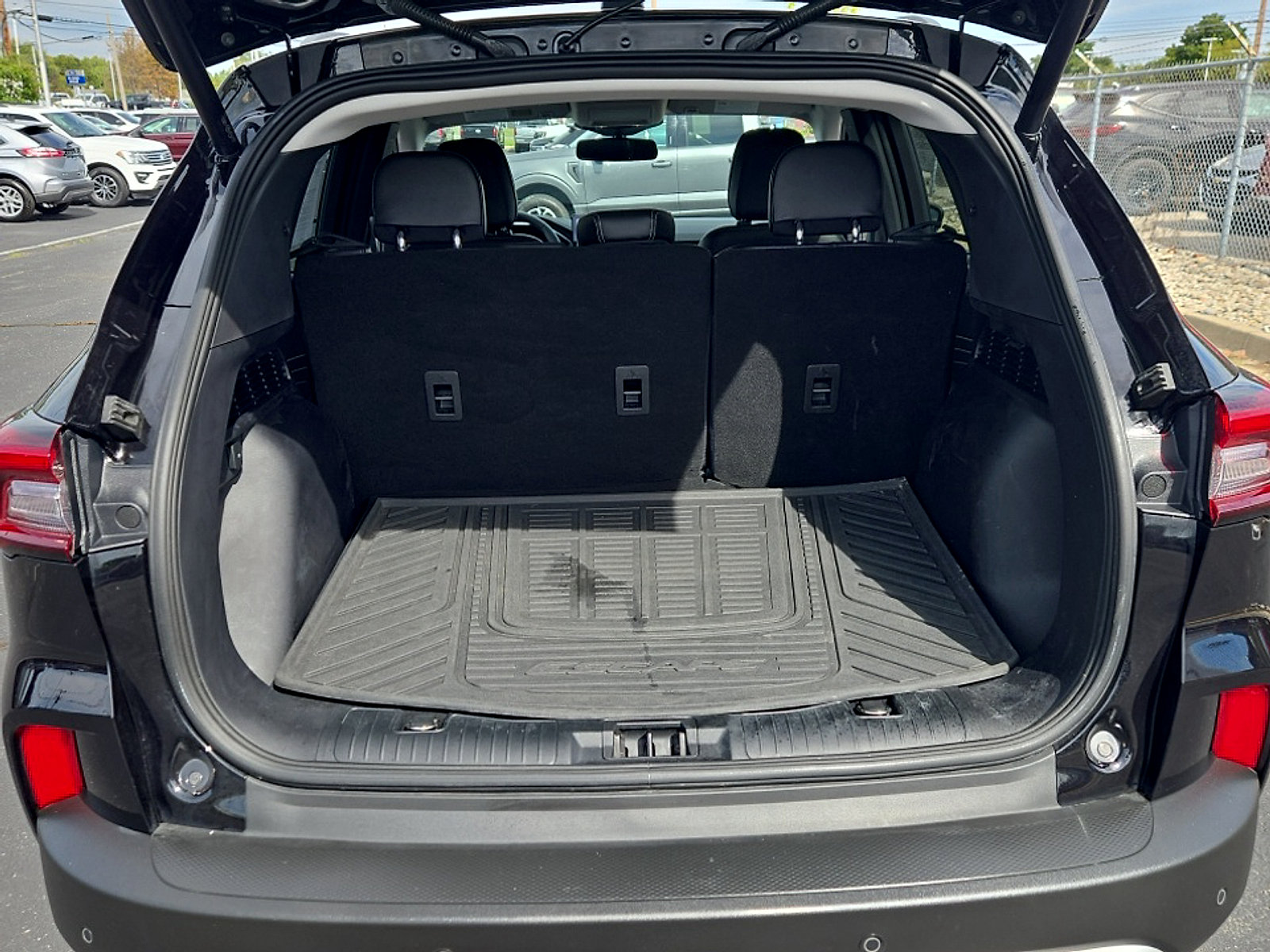 Certified 2023 Ford Escape Platinum w/ Premium Technology Package AWD/4WD image 23
