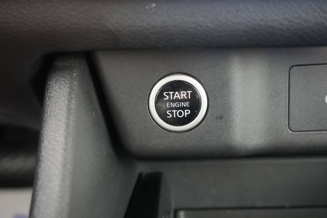 Used 2022 Nissan Rogue SV FWD image 17