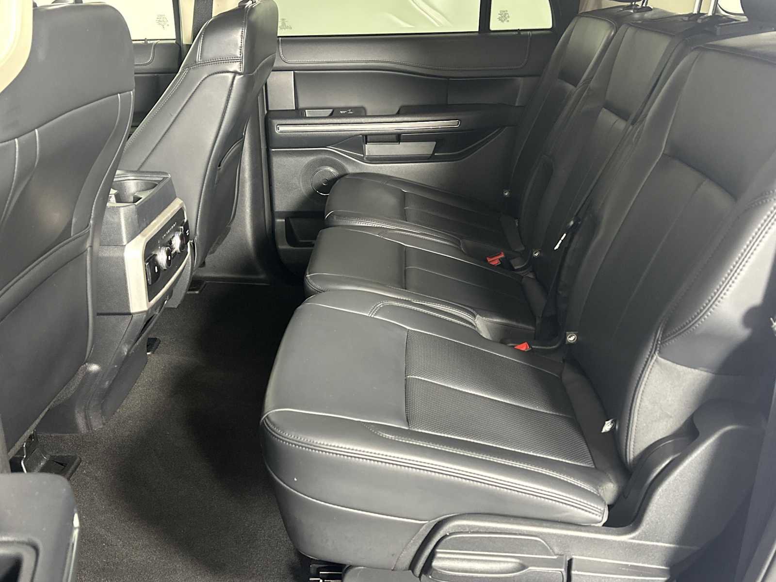 Certified 2024 Ford Expedition Max XLT image 21