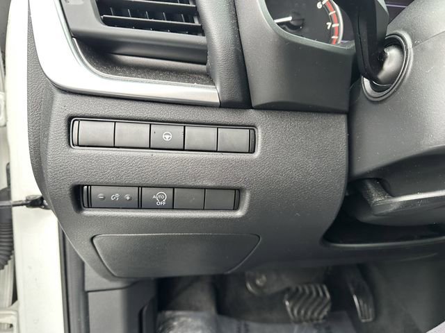 Used 2023 Nissan Rogue SV AWD/4WD image 30