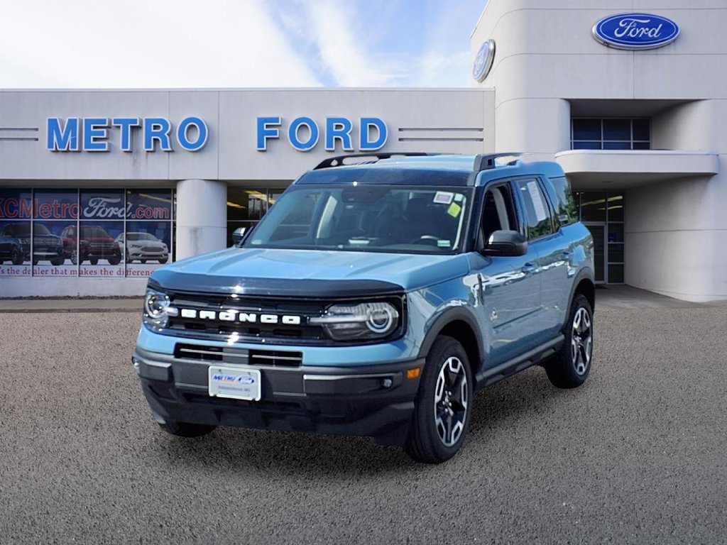 Certified 2023 Ford Bronco Sport Outer Banks w/ Tech Package AWD/4WD image 7