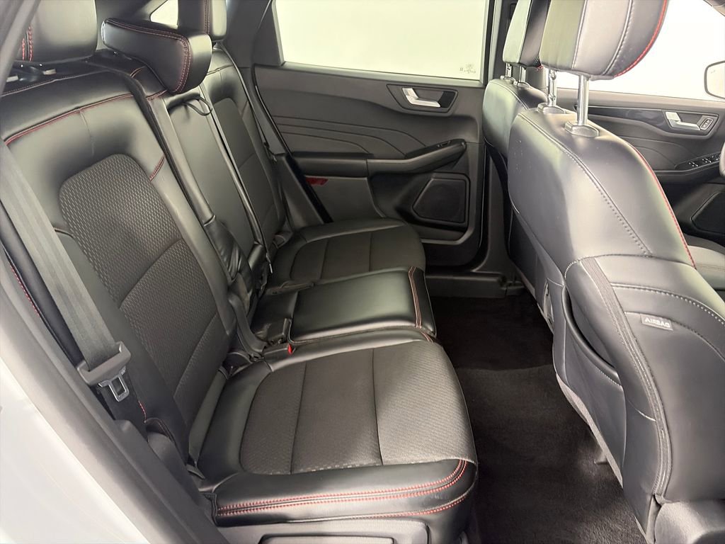 Certified 2025 Ford Escape ST-Line Select AWD/4WD image 29