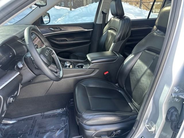 Used 2024 Jeep Grand Cherokee L Limited image 31