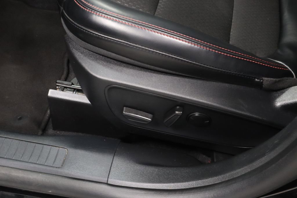 Certified 2025 Ford Escape ST-Line AWD/4WD image 23