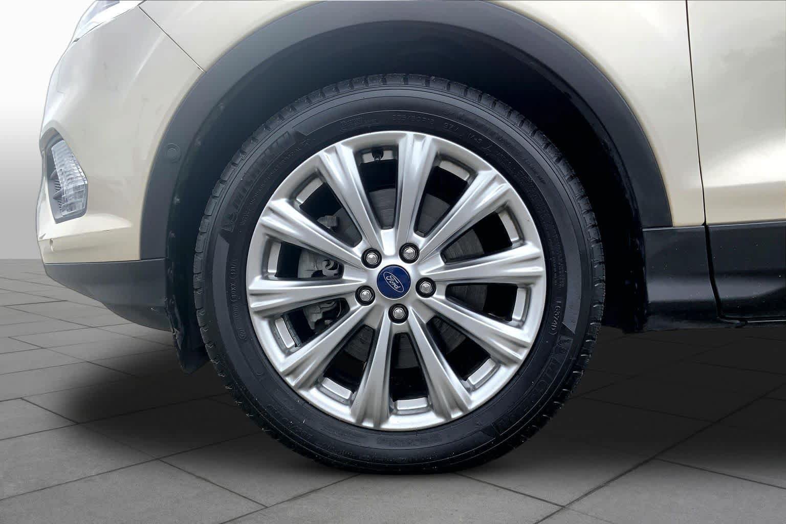 Certified 2018 Ford Escape SE w/ Ford Safe & Smart Package AWD/4WD image 11