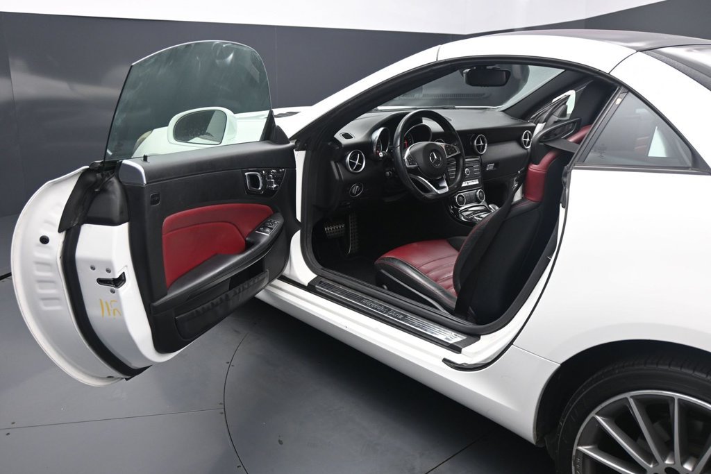 Used 2017 Mercedes-Benz SLC 300 image 8