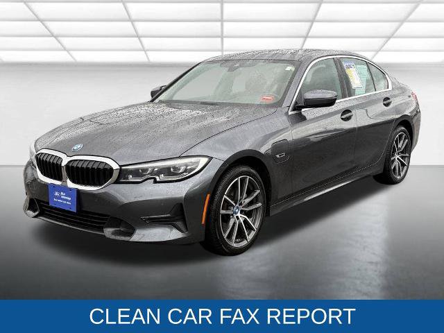 Used 2022 BMW 330e xDrive w/ Premium Package AWD/4WD image 4
