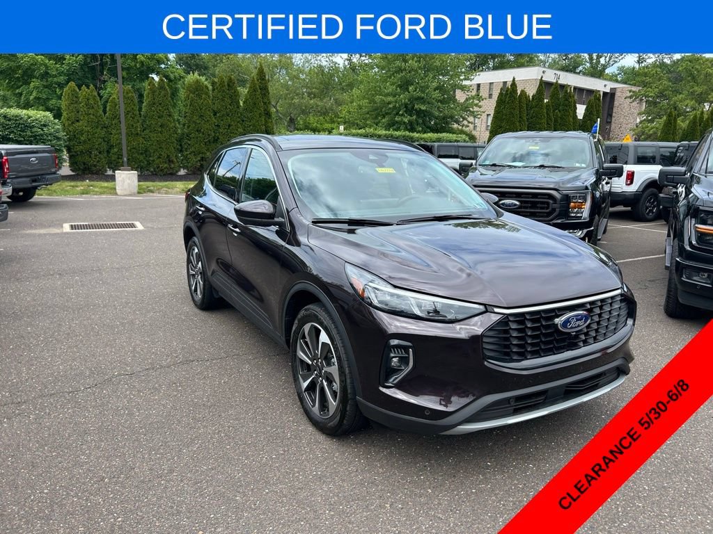 Certified 2023 Ford Escape Platinum AWD/4WD image 3