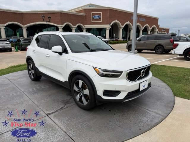 Used 2019 Volvo XC40 T5 Momentum AWD/4WD image 1