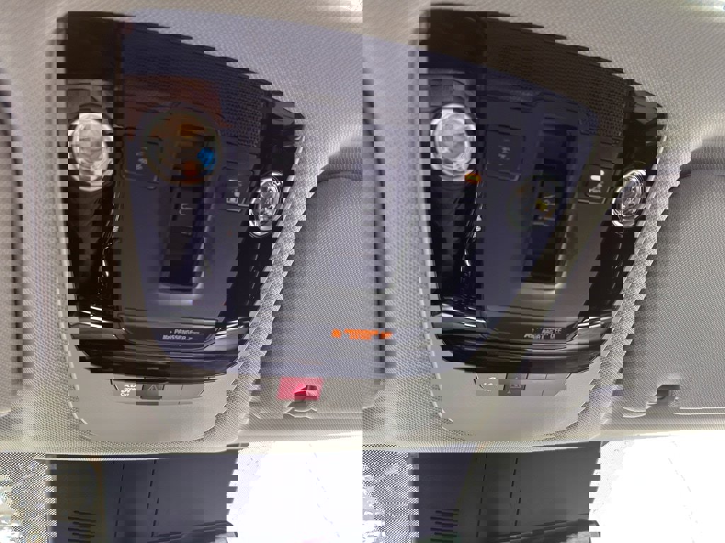 Used 2025 Kia Sorento SX image 30