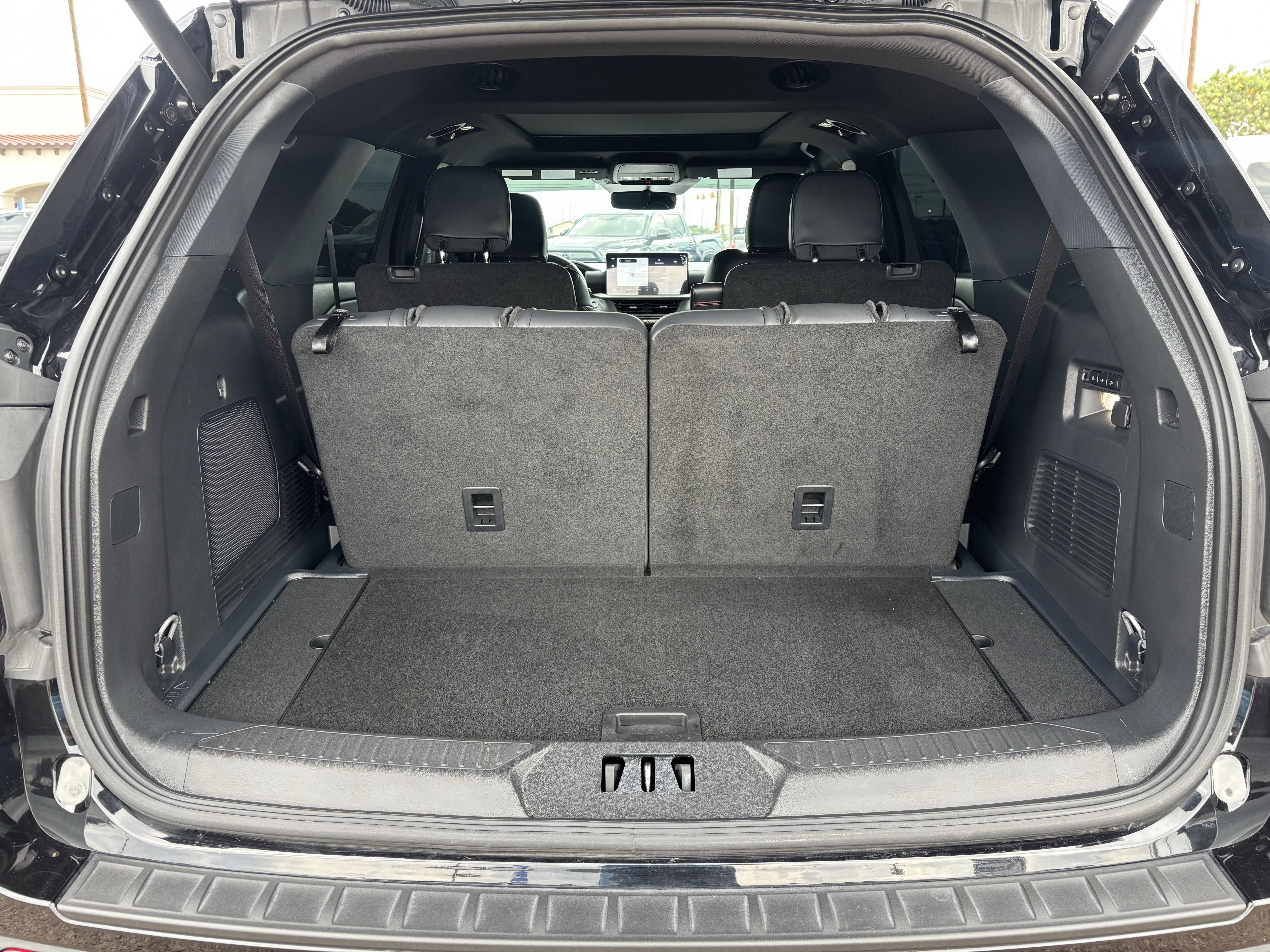 Certified 2025 Ford Explorer ST w/ Sun And Sound Package AWD/4WD image 19
