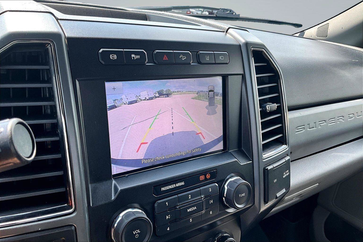 Certified 2020 Ford F250 XLT w/ XLT Premium Package AWD/4WD image 22