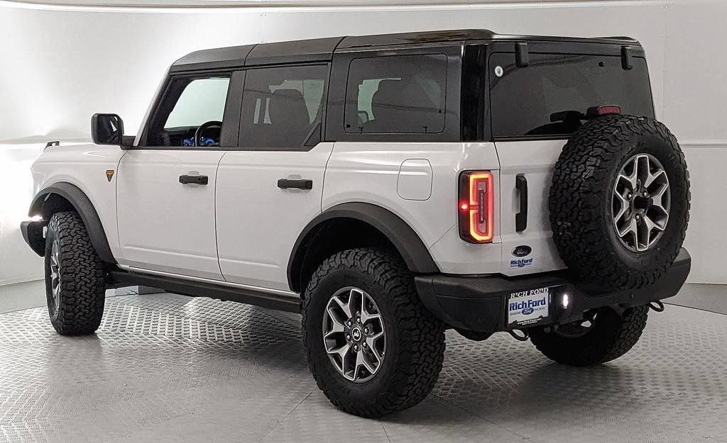 Certified 2025 Ford Bronco Badlands AWD/4WD image 4