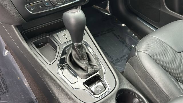 Used 2019 Jeep Cherokee Limited FWD image 29