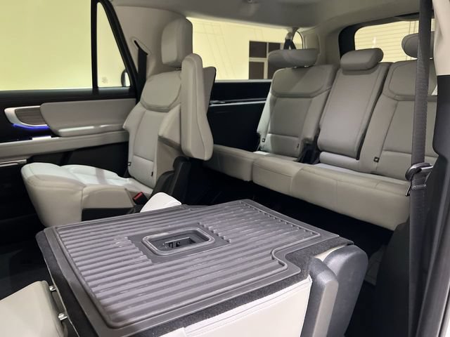 Certified 2025 Ford Expedition Max Platinum w/ Driver's Package AWD/4WD image 25