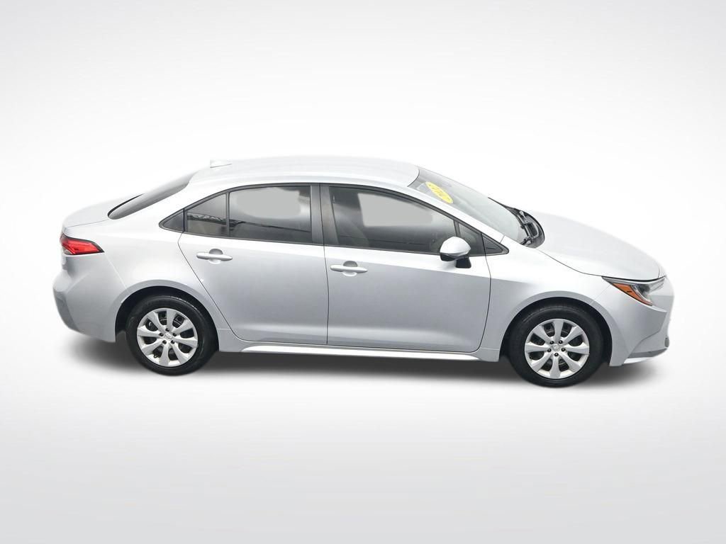 Used 2022 Toyota Corolla LE FWD image 27
