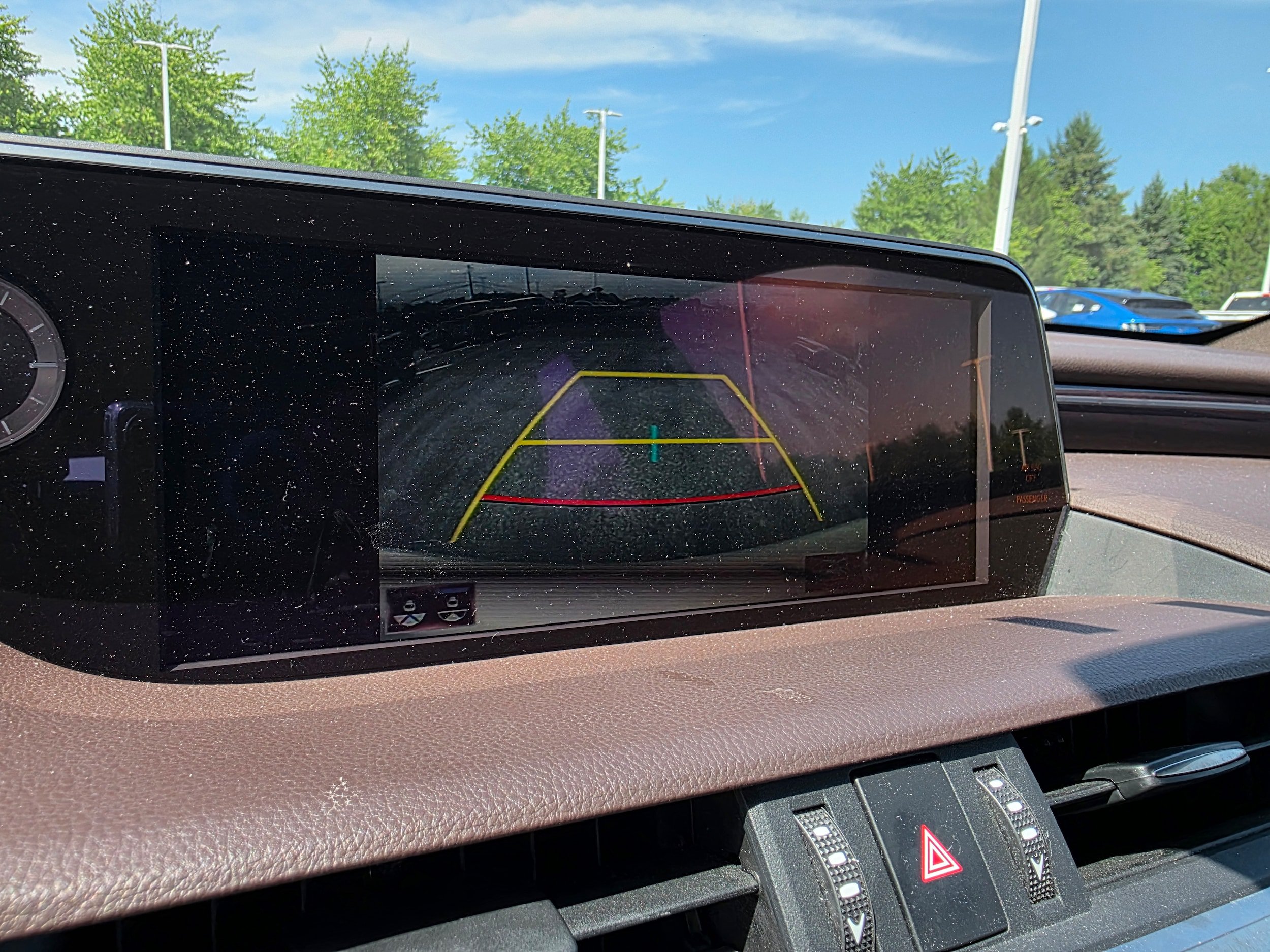 Used 2021 Lexus ES 300h w/ Accessory Package FWD image 19