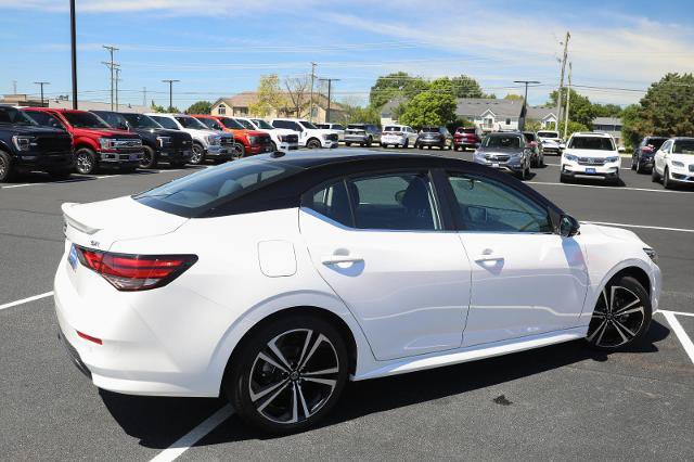 Used 2022 Nissan Sentra SR w/ Electronics Package FWD image 7