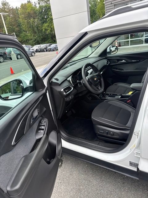 Used 2023 Chevrolet TrailBlazer LT FWD image 15