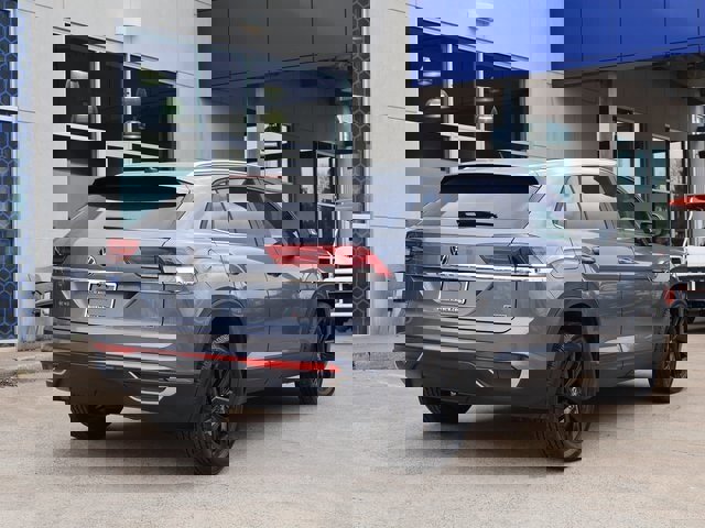 Used 2021 Volkswagen Atlas Cross Sport SE w/ Panoramic Sunroof Package image 5