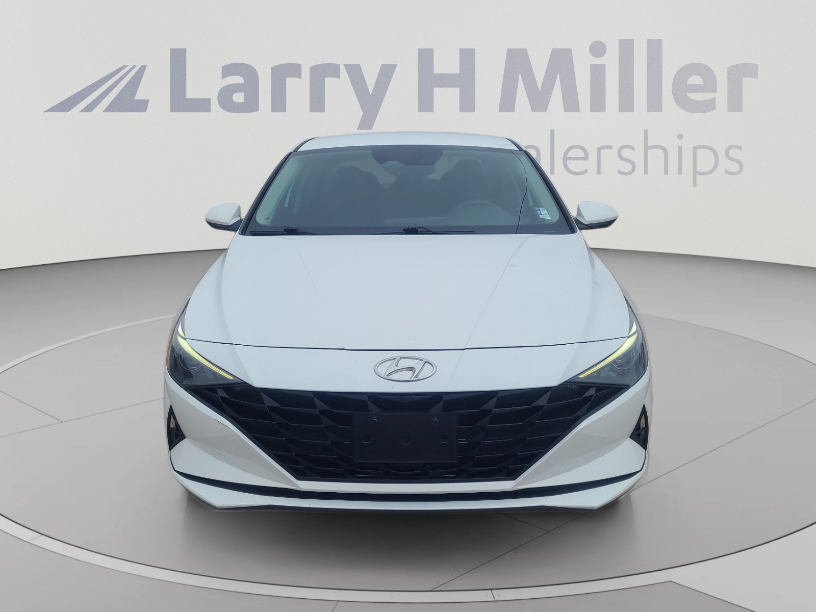 Used 2022 Hyundai Elantra SE FWD image 8