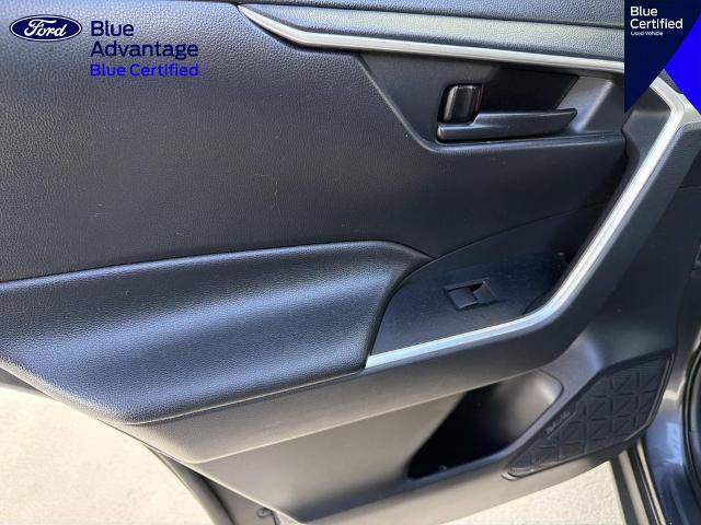 Used 2019 Toyota RAV4 LE w/ Carpet Mat Package AWD/4WD image 9