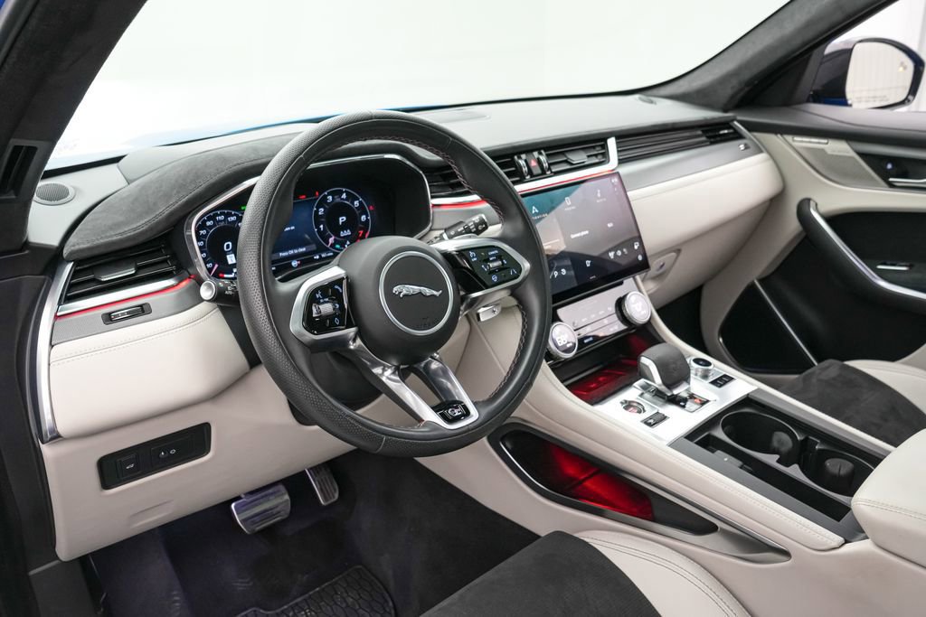Used 2023 Jaguar F-PACE SVR image 22