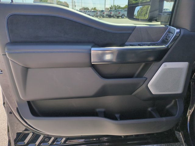 Certified 2025 Ford F450 Platinum w/ FX4 Off-Road Package AWD/4WD image 13