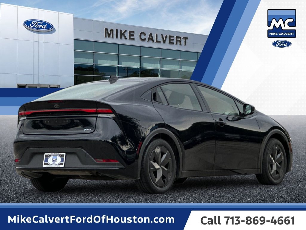 Used 2025 Toyota Prius LE FWD image 5