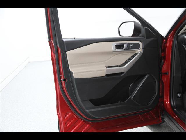 Certified 2024 Ford Explorer XLT w/ Equipment Group 202A image 6