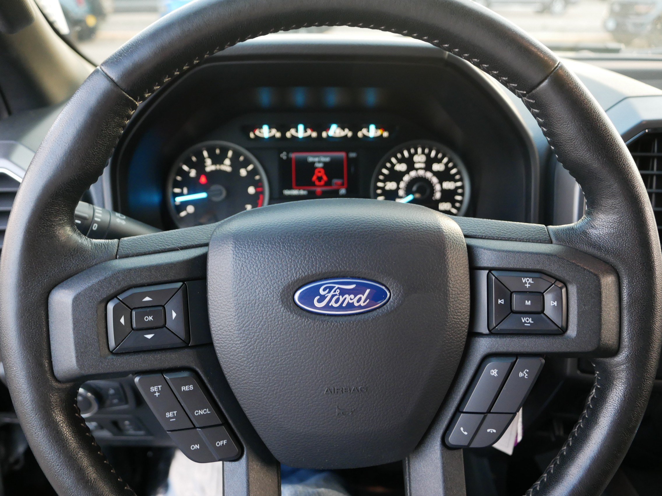 Certified 2019 Ford F150 XLT w/ Equipment Group 302A Luxury AWD/4WD image 25