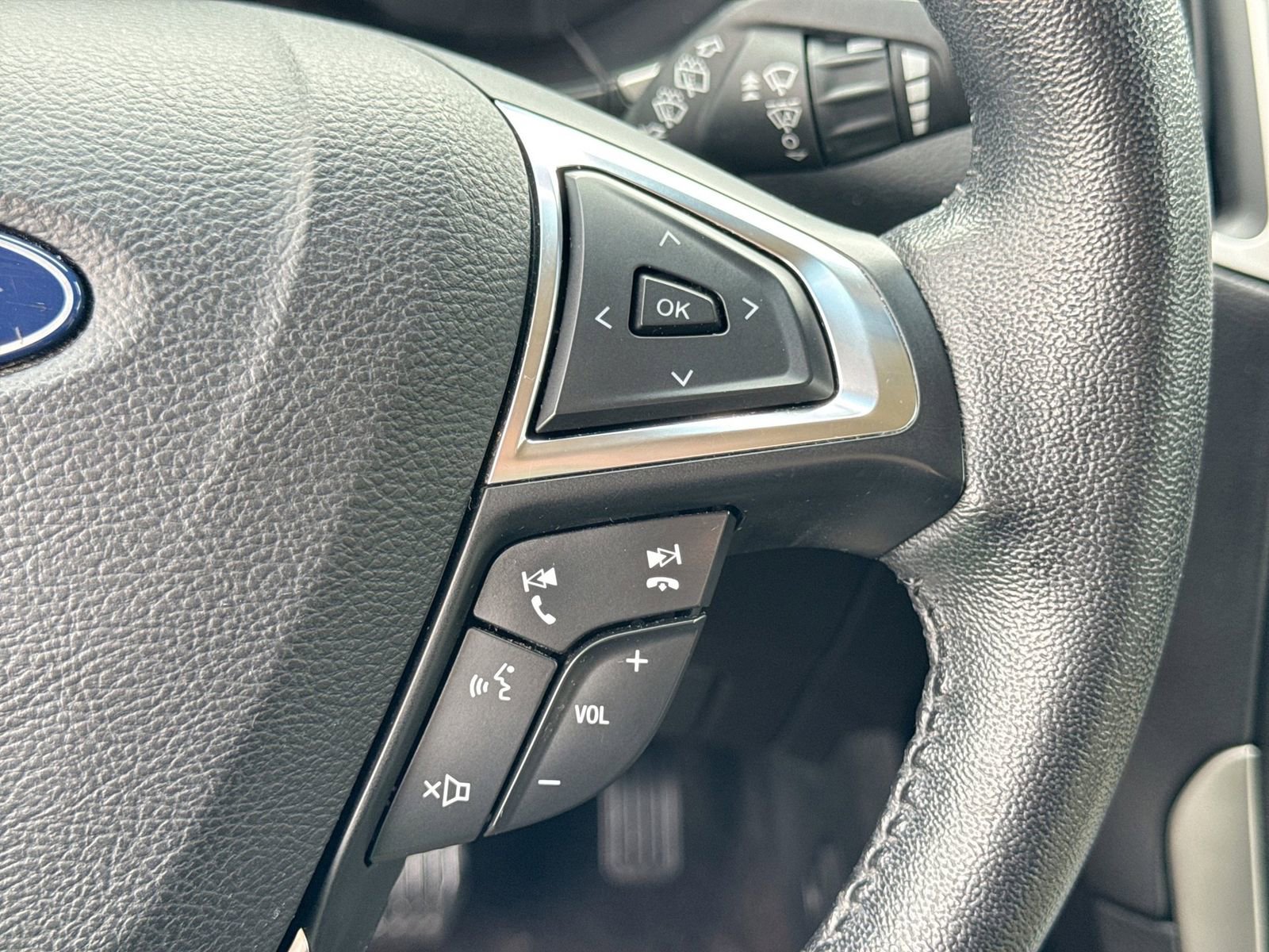 Certified 2020 Ford Edge SEL FWD image 23