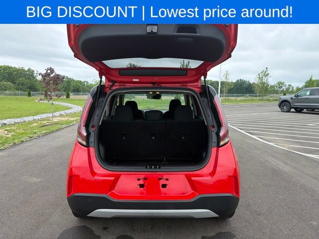 Used 2024 Kia Soul LX w/ Option Group 015 FWD image 11
